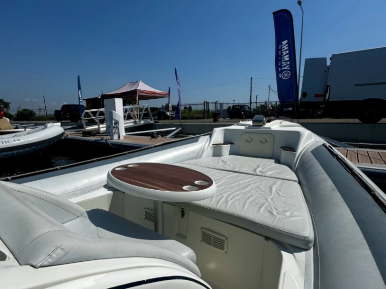 Vermietung Schlauchboot Lomac mit Führerschein