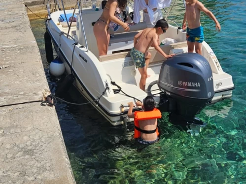 Motorboot mit oder ohne Skipper Quicksilver mieten in Luka Sukošan