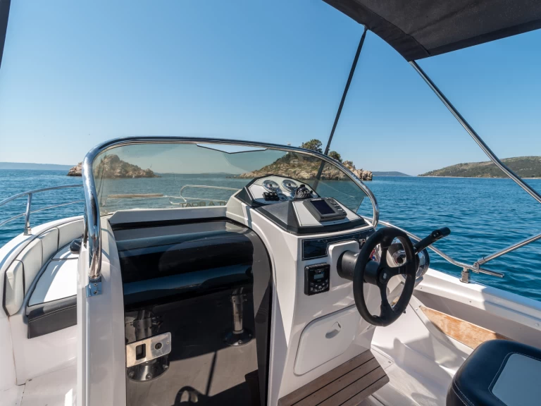 Vermietung Motorboot  mit Führerschein