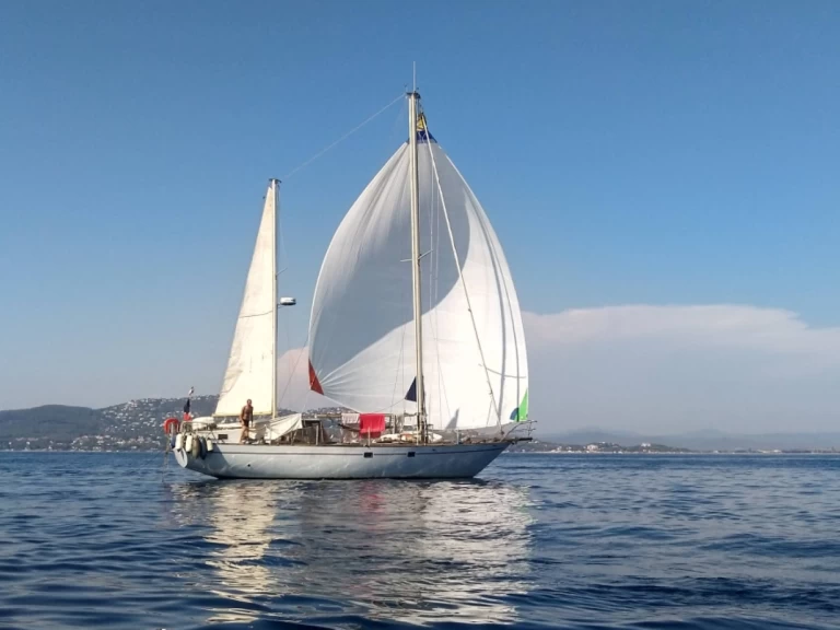 YachtCharter in Hyères - Herbulot Beaufort 14 auf SamBoat