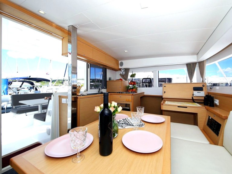 YachtCharter in Néa Péramos - Lagoon Lagoon 39 auf SamBoat