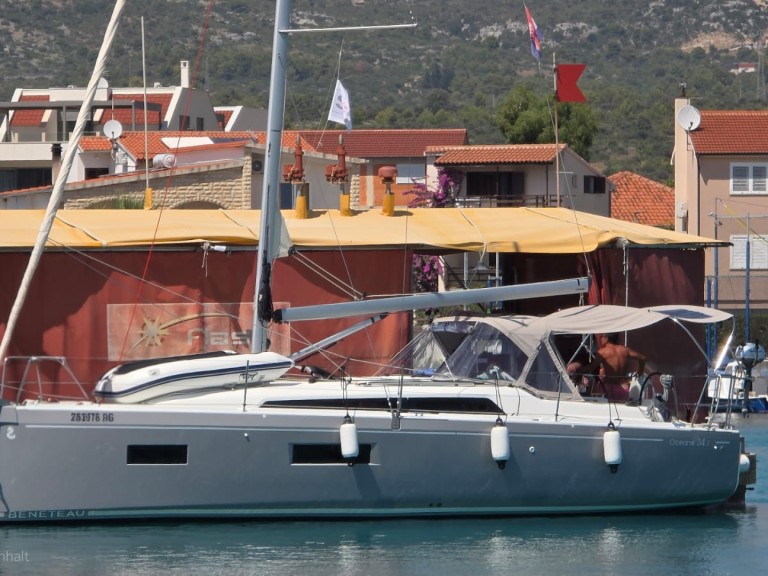 Bénéteau Oceanis 34.1 mieten Rogoznica