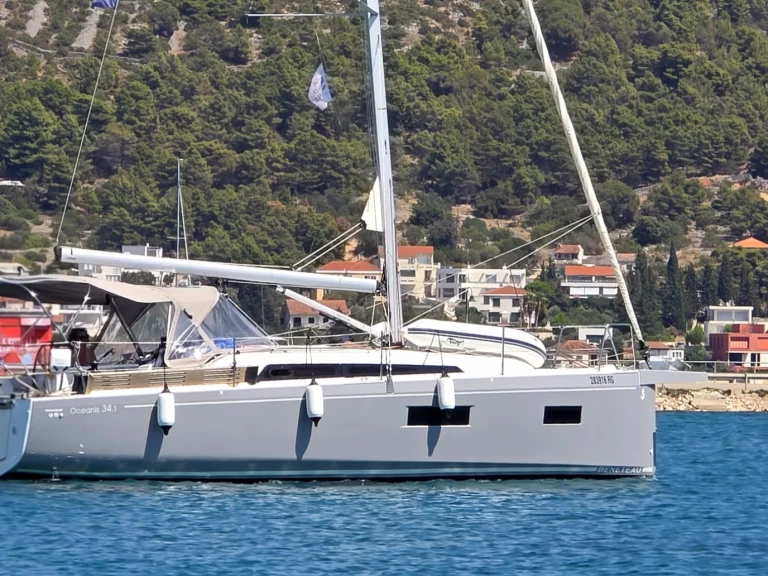 YachtCharter in Rogoznica - Bénéteau Oceanis 34.1 auf SamBoat