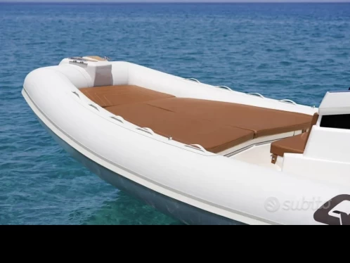 Ein Qmax 26 Juniorboat  mieten in Vulcano