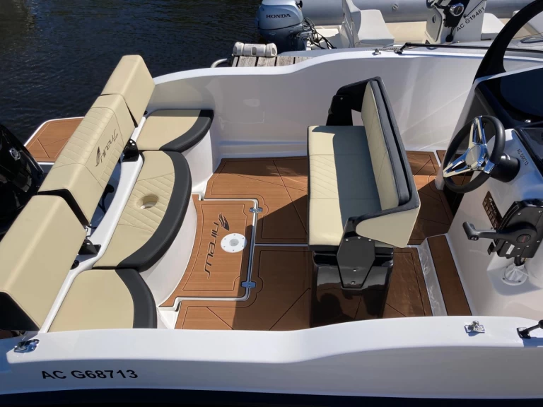 Ein Nireus 53 Escape mieten in Sanguinet