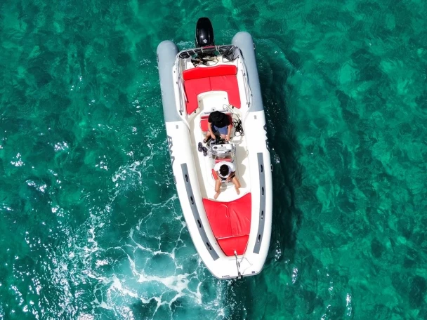 Schlauchboot mit oder ohne Skipper Bwa mieten in Gapeau