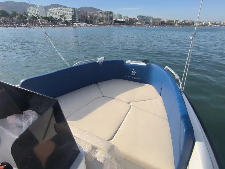 Ein Bey Yacht 18 mieten in Puerto Marina Benalmadena