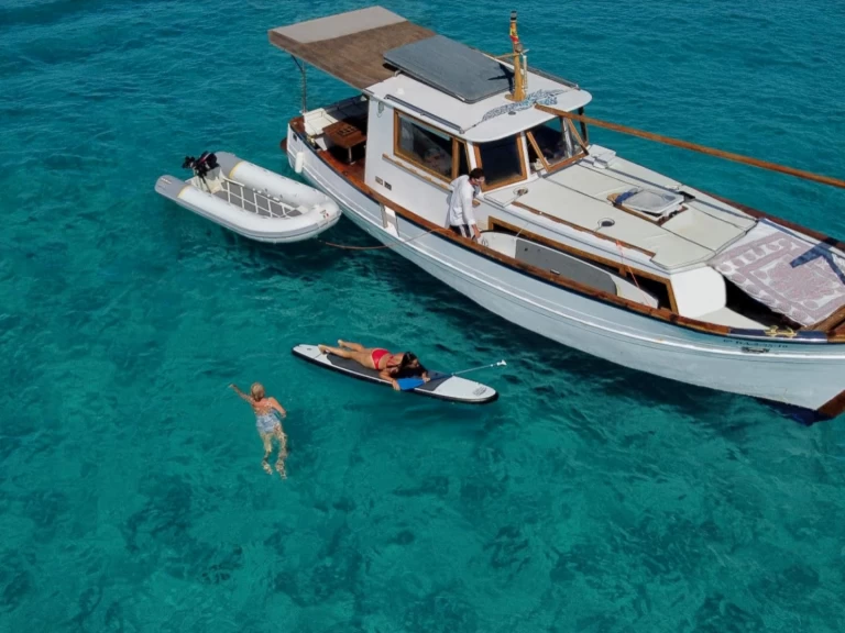 Motorboot mieten in La Savina - Madera Clásico Estilo Llaut