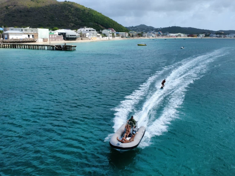 Schlauchboot mit oder ohne Skipper 3D Tender mieten in St. Martin