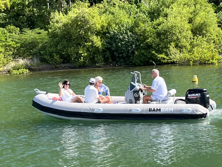 Schlauchboot mit oder ohne Skipper 3D Tender mieten in St. Martin