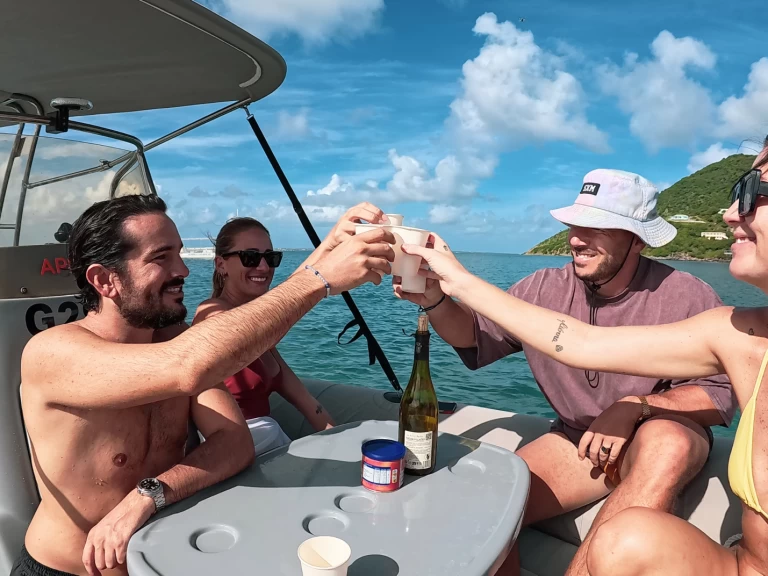 Schlauchboot mieten in St. Martin zum besten Preis