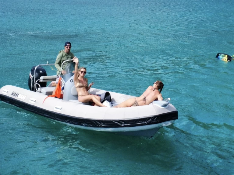 3D Tender Lux 550 mieten St. Martin