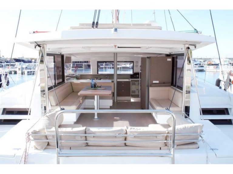 YachtCharter in Castellammare di Stabia - Bali Catamarans Bali 4.3 auf SamBoat