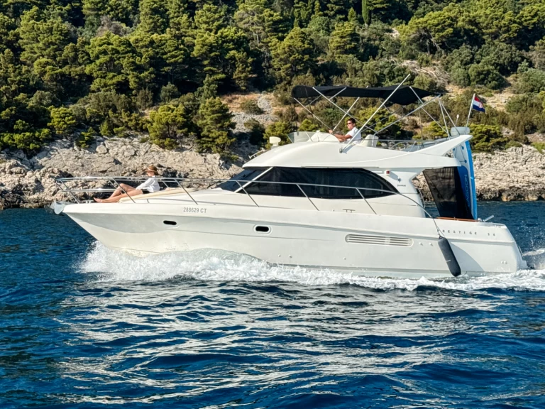 YachtCharter in Dubrovnik - Jeanneau Prestige 36 Fly auf SamBoat