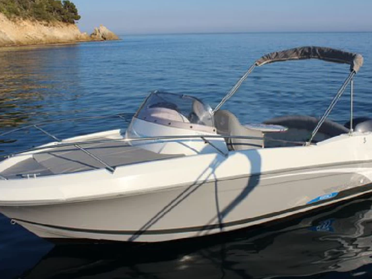 Motorboot mit oder ohne Skipper Bénéteau mieten in Mandelieu-la-Napoule