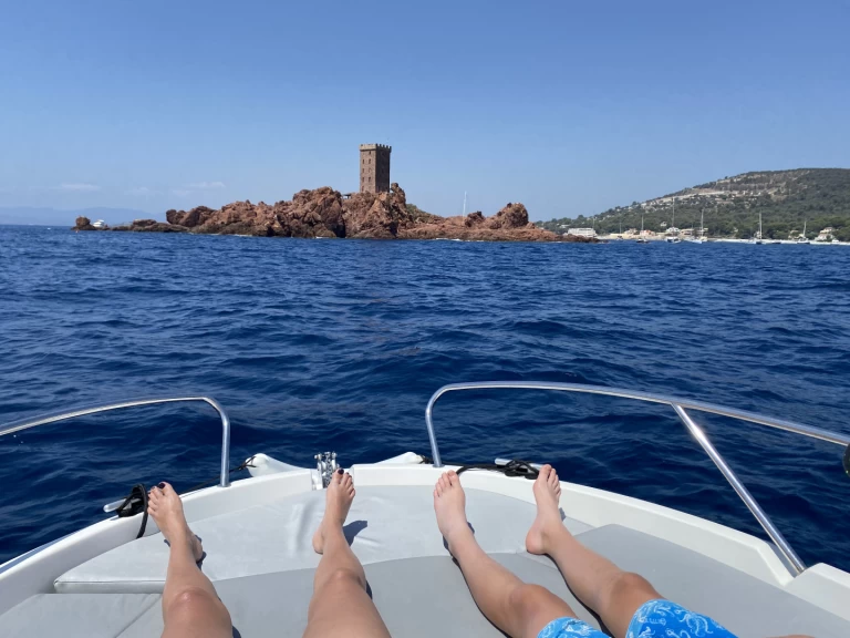 Ein Bénéteau Flyer 650 Sun Deck mieten in Mandelieu-la-Napoule