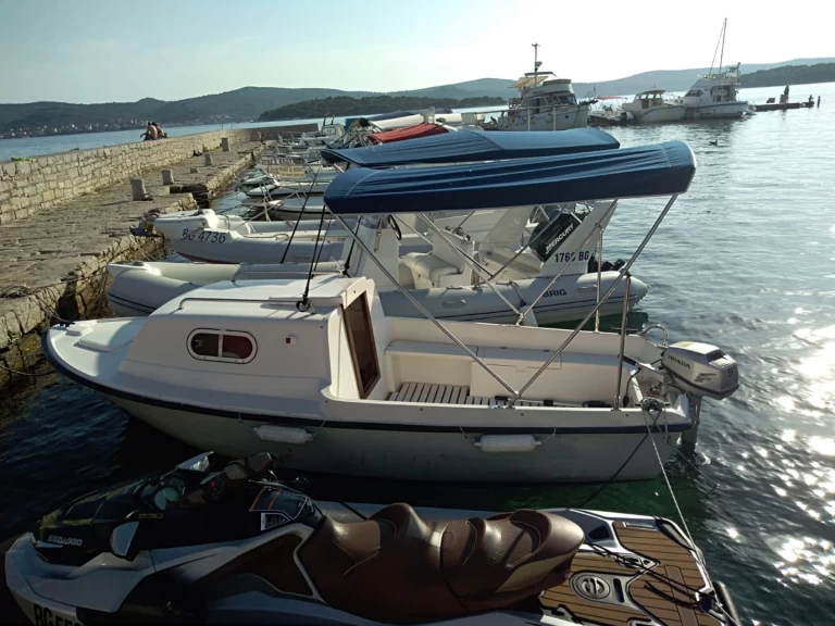 Motorboot mieten in Biograd na Moru zum besten Preis