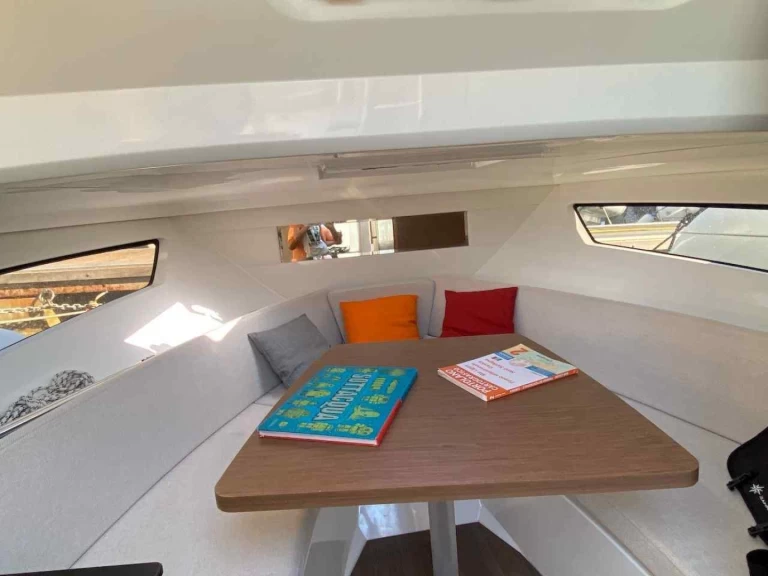 Vermietung Motorboot Jeanneau mit Führerschein