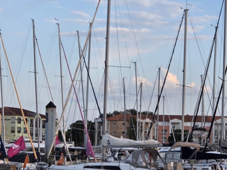 Vermietung Segelboot Bénéteau mit Führerschein