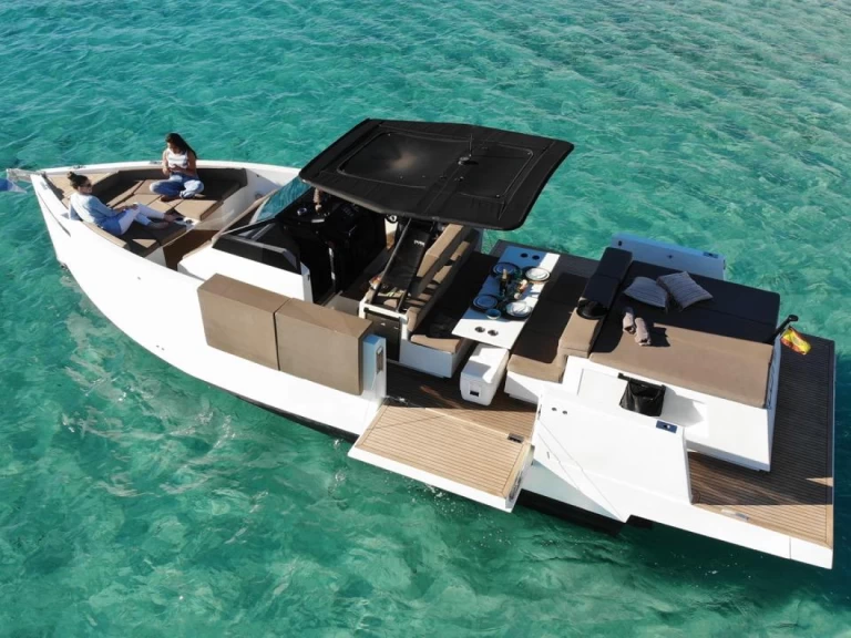 Motorboot mit oder ohne Skipper De Antonio mieten in Ibiza Town