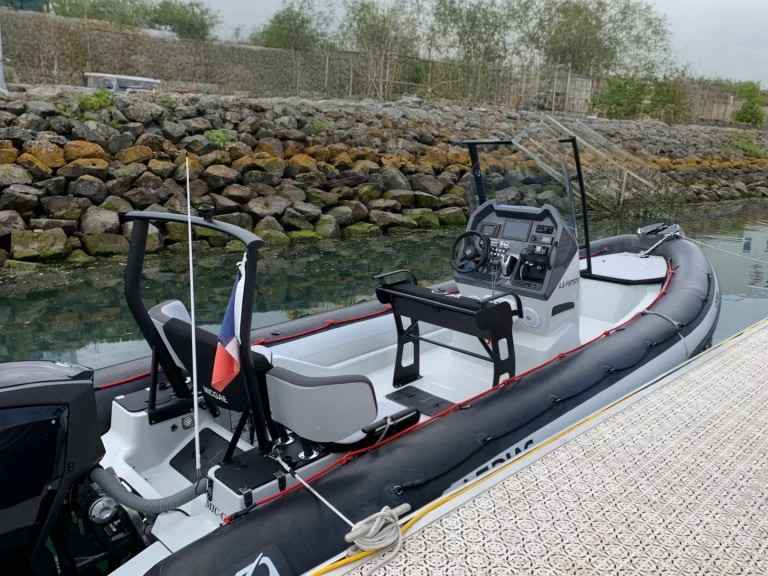 Ein Zodiac Open 7 mieten in Les Sables-d'Olonne