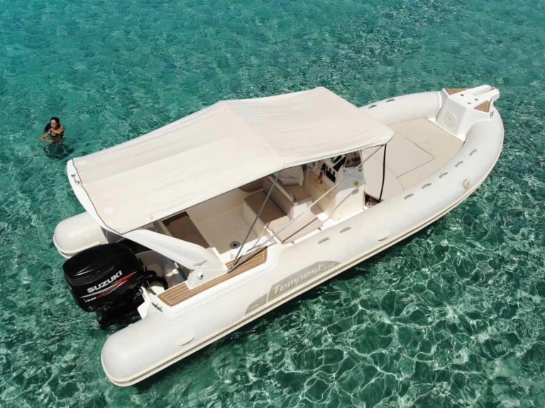 Ein Capelli 770S mieten in Ibiza Town