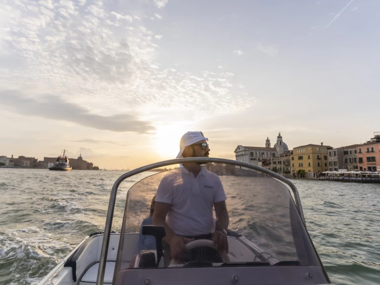 Motorboot mieten in Mestre bei Venedig - Brube Mose 17