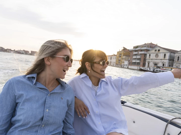 Motorboot mit oder ohne Skipper Brube mieten in Mestre bei Venedig