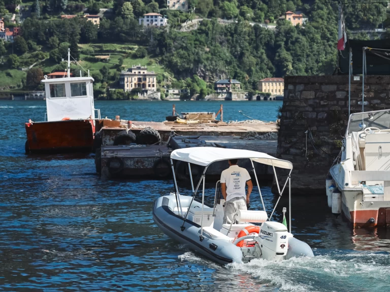 YachtCharter in Como (City) - EUROVINIL PACIFIC 420 auf SamBoat