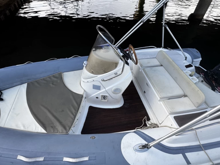 Schlauchboot mit oder ohne Skipper Joker Boat mieten in Hyères