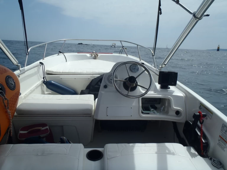 Ein Boston Whaler Boston Whaler 170 super sport mieten in Sainte-Maxime