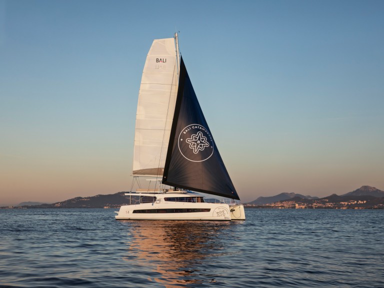 Katamaran mit oder ohne Skipper Bali Catamarans mieten in Ibiza Town