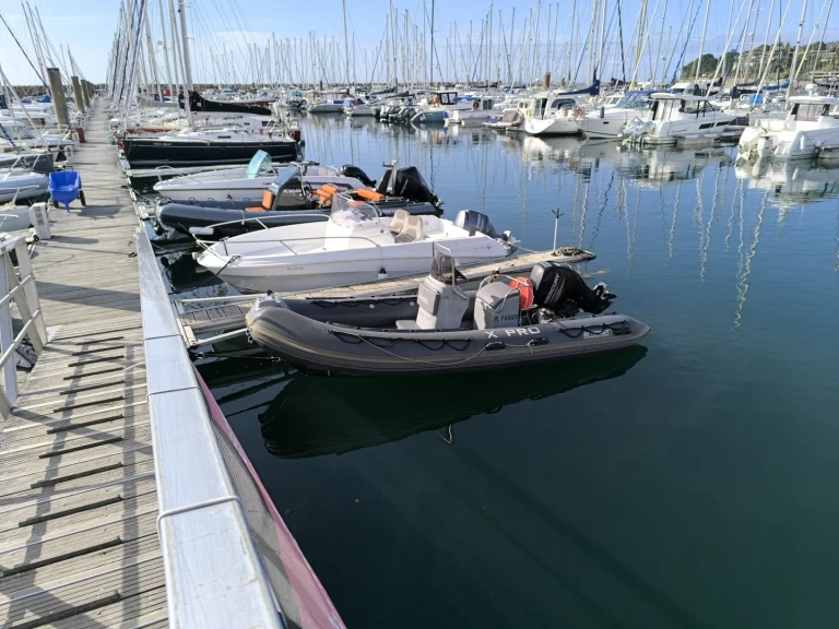 Vermietung Schlauchboot 3dtender mit Führerschein