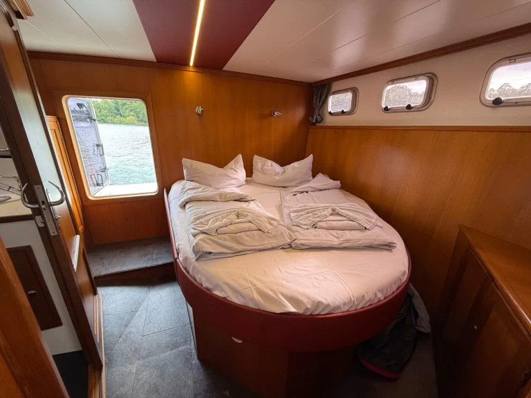 Vermietung Hausboot Pedro mit Führerschein