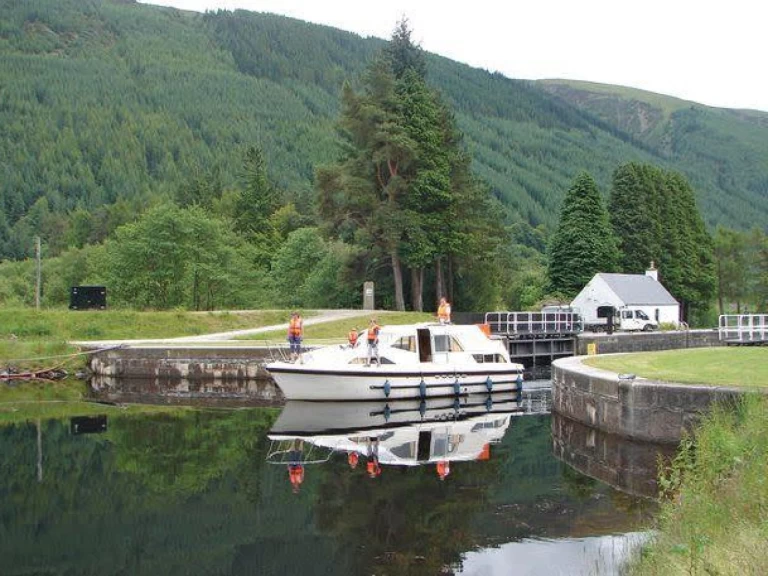 Motorboot mieten in Spean Bridge zum besten Preis