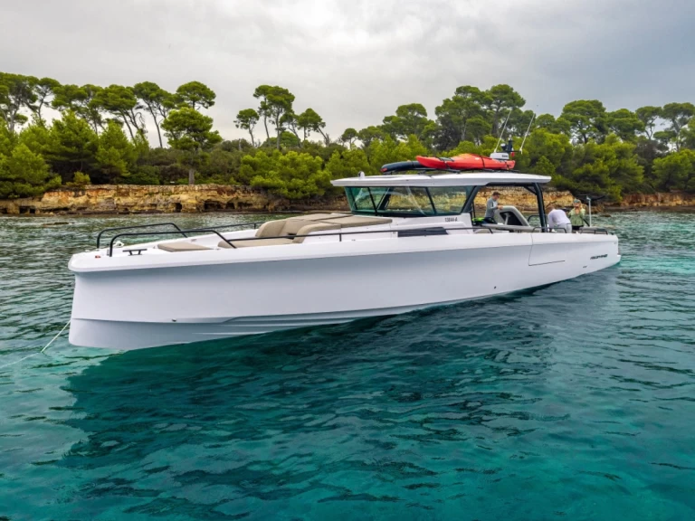 Ein Axopar Axopar 45 Cross Top mieten in Seget Donji