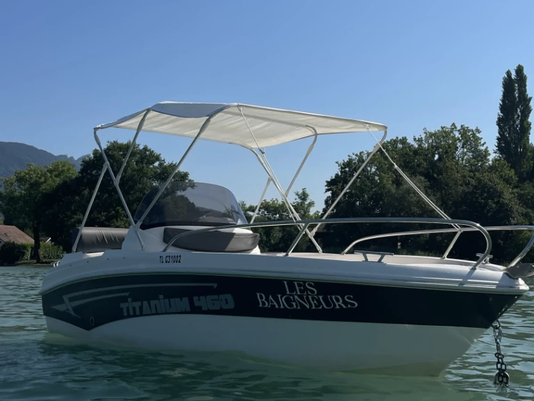 Ein AM Yacht Titanium 460 mieten in Sevrier