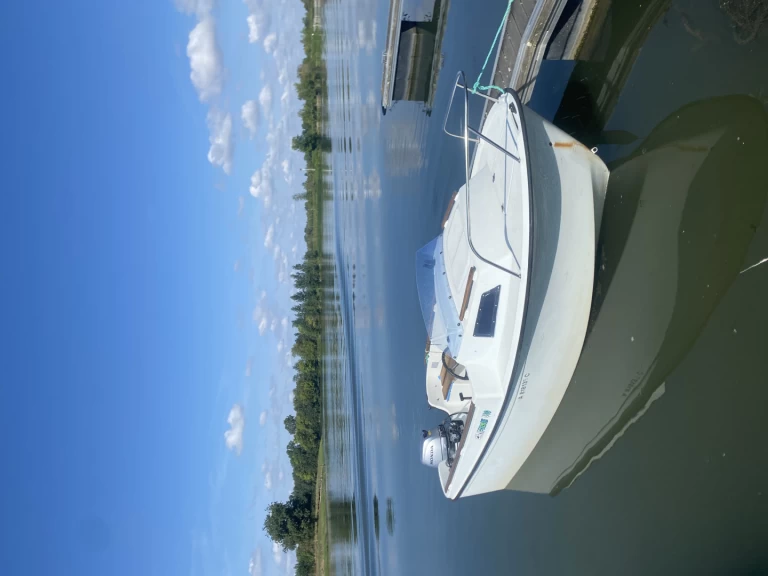 Motorboot mit oder ohne Skipper Bénéteau mieten in Écouflant