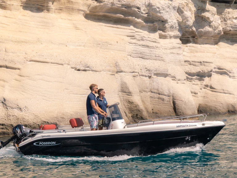 Motorboot mit oder ohne Skipper Poseidon mieten in Agía Kiriakí