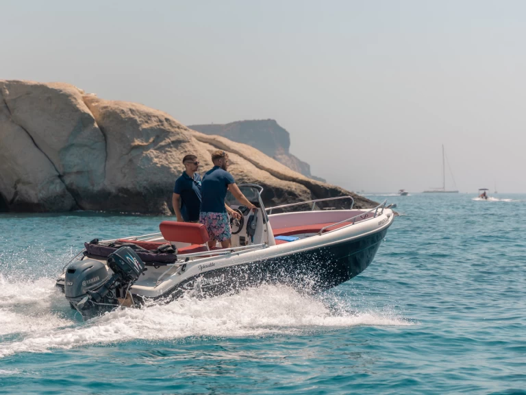 Motorboot mieten in Agía Kiriakí zum besten Preis