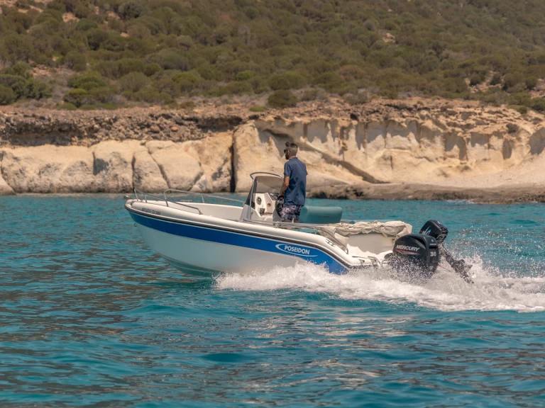 Motorboot mit oder ohne Skipper Poseidon mieten in Mílos