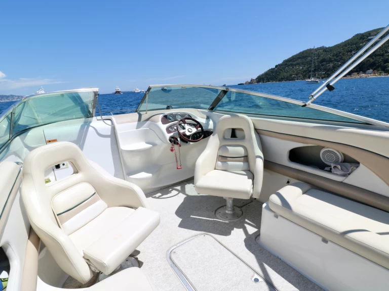 YachtCharter in Mandelieu-la-Napoule - Chris Craft Chris Craft 245 Cuddy Cabin auf SamBoat