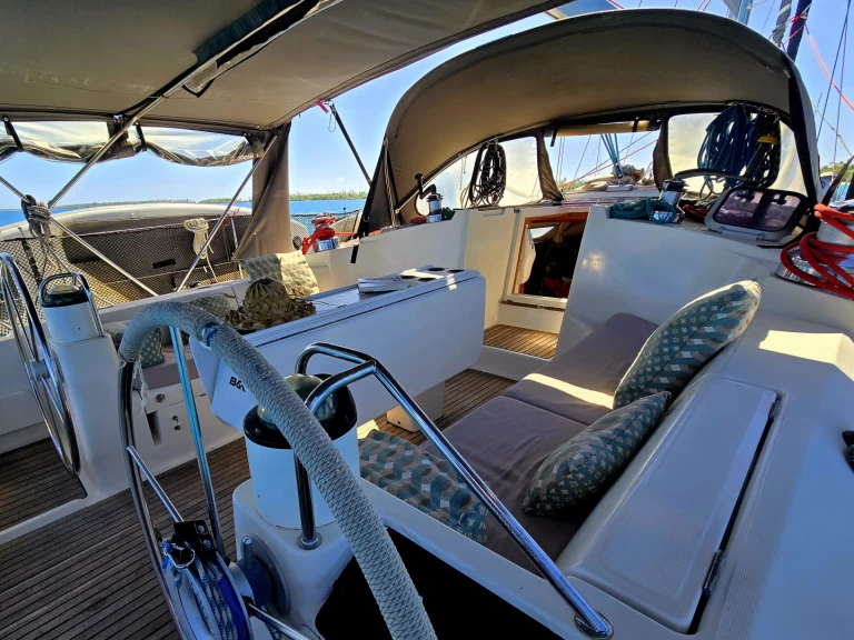 Ein Jeanneau Sun Odyssey 45.2 mieten in Taiohae