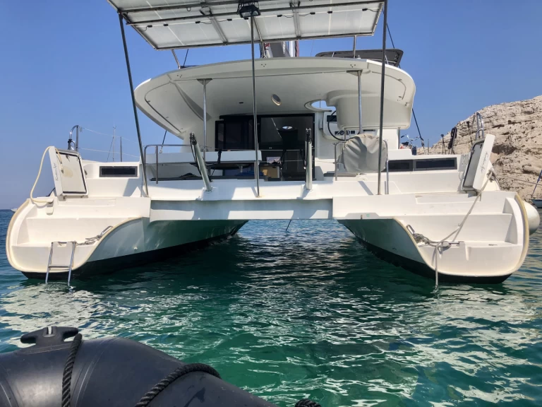 Ein Fountaine Pajot LIPARI 41 EVOLUTION mieten in Marseille