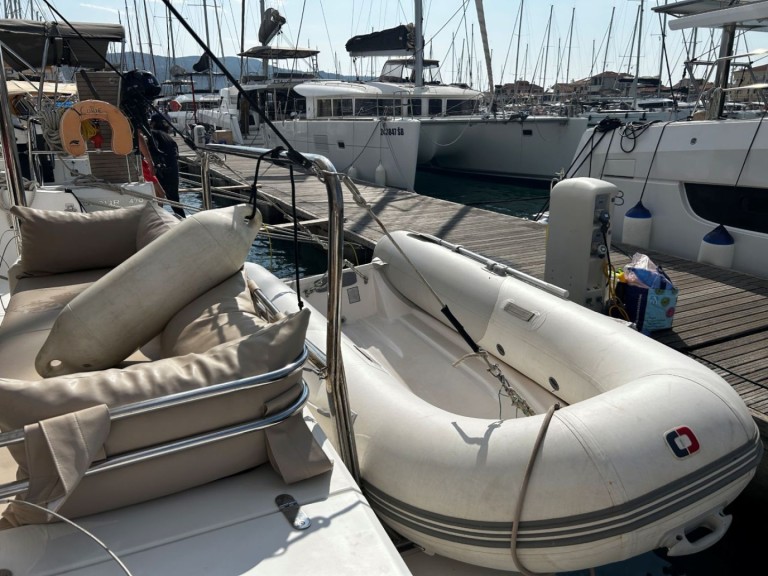 Ein Bali Catamarans Bali 4.1 mieten in Lefkáda
