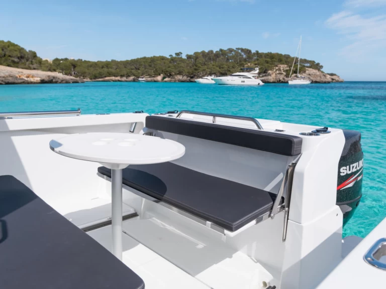 Ein Bénéteau Barracuda 8 mieten in Puerto Deportivo Marina de Santander