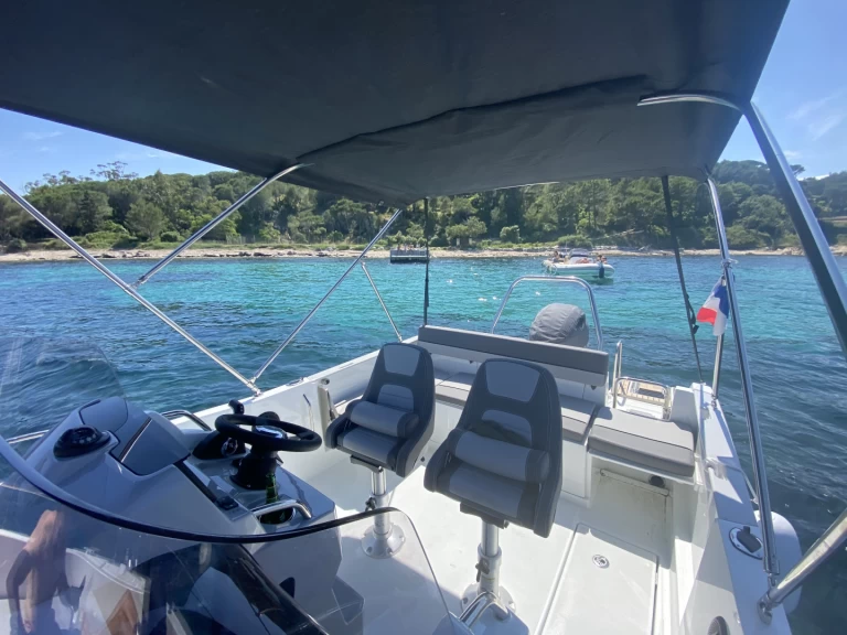 Jeanneau Cap Camarat 6.5 CC Serie 3 mieten Saint-Aygulf