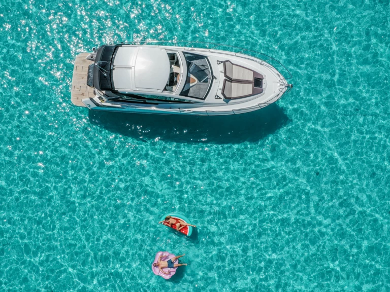 Ein Bénéteau Gran Turismo 40 mieten in Tamarin