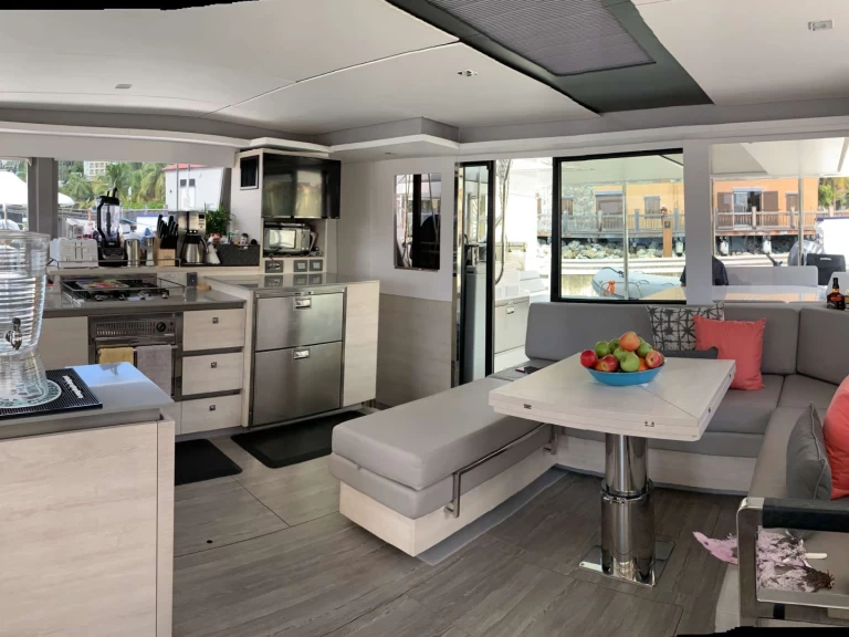 Leopard CHANGES IN LATITUDES mieten Virgin Gorda