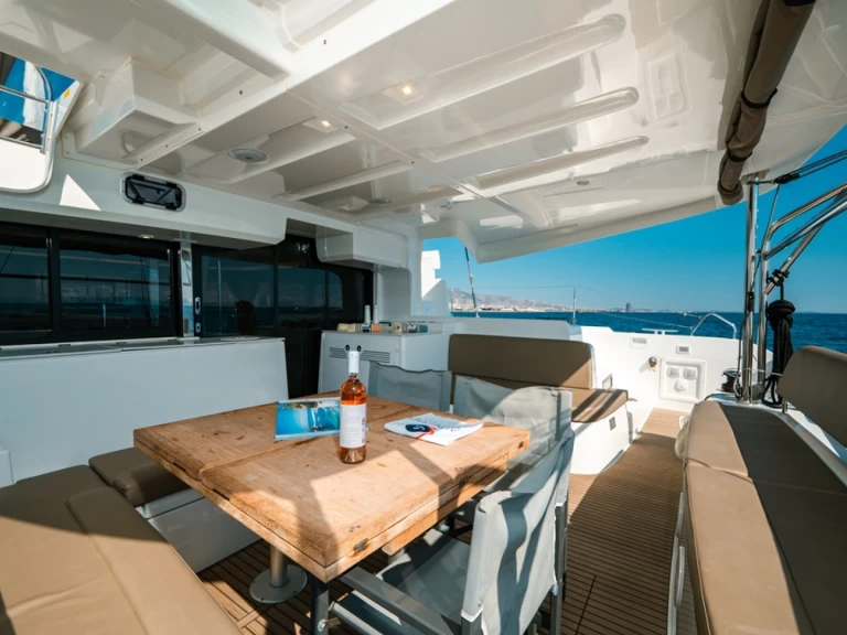 Ein Lagoon Lagoon 46 mieten in Álimos